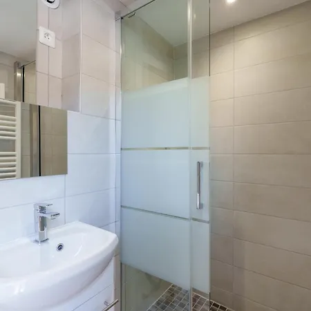 La P'tite Brimbelle De Bellevue - Parking Prive